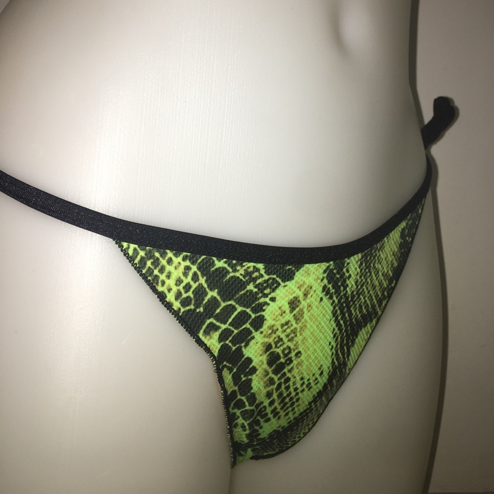 Bikini - Picture 5 of 6
